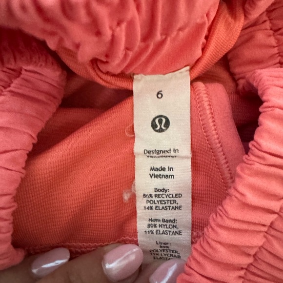 EUC Hotty Hot Shorts - Picture 3 of 4